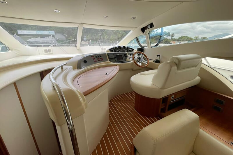 Intermarine 560
