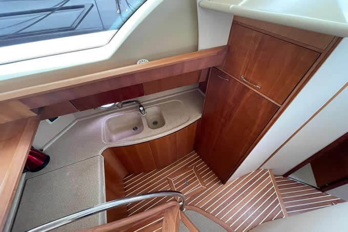 Intermarine 560
