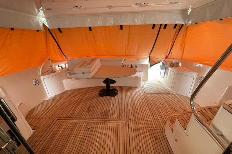Intermarine 560
