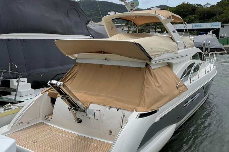 Intermarine 560