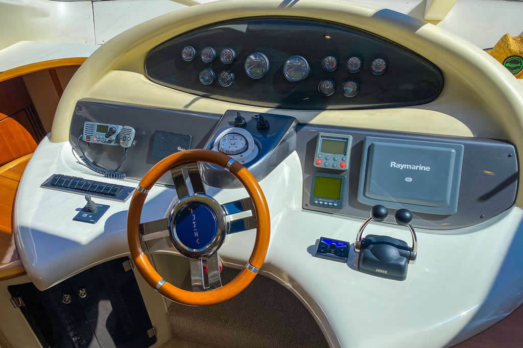 Azimut 600
